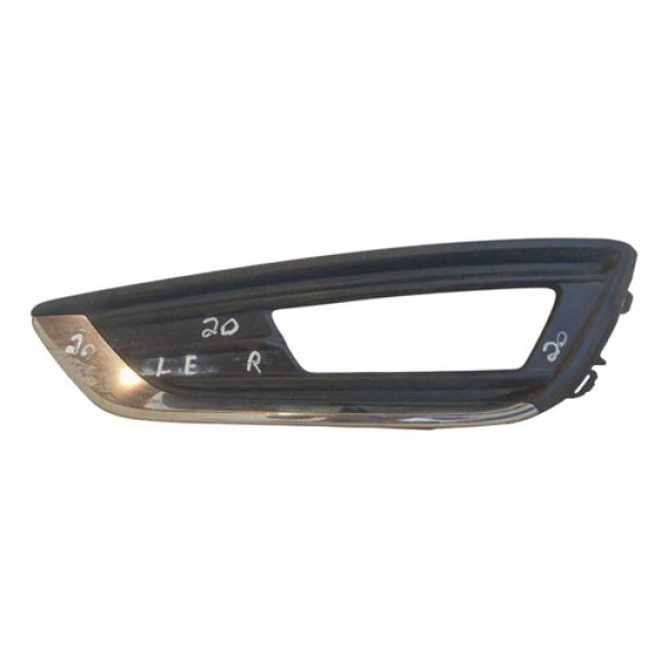 Moldura Farol Milha Esquerdo Ford Focus 2014 A 2015  Detalhe